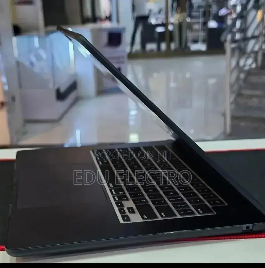 New Laptop Apple MacBook Air 2026 M5 16GB Apple M5 SSD 512GB
