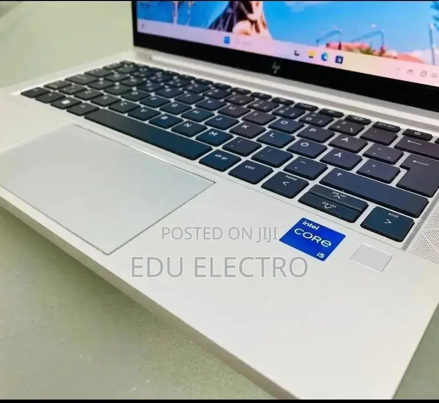 New Laptop HP EliteBook 830 G8 16GB Intel Core i5 SSD 512GB