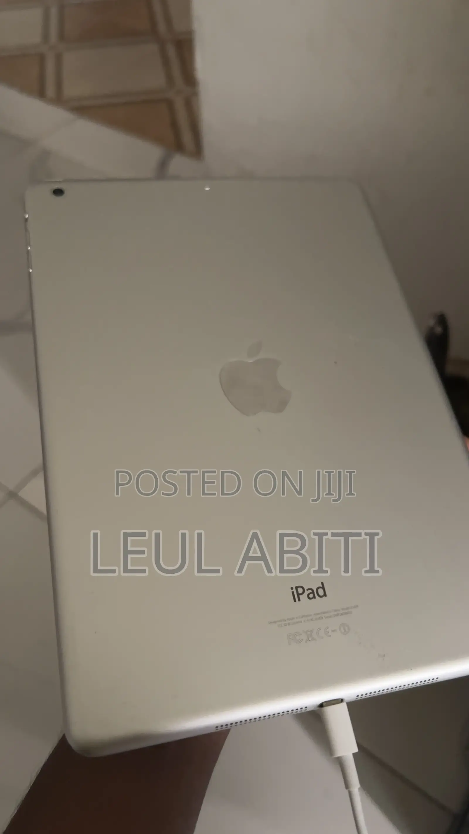 Apple iPad Air 32 GB Gray
