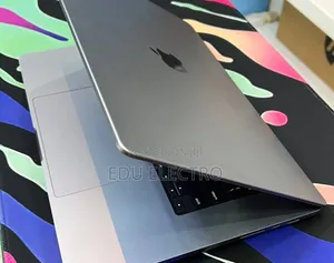 New Laptop Apple MacBook Pro 2021 M1 32GB Apple M1 Pro SSD 512GB