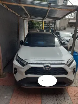 Toyota RAV4 2024 White