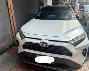 Toyota RAV4 2024 White