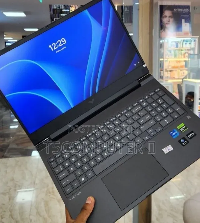 New Laptop HP Victus 15 16GB Intel Core i7 SSD 1T