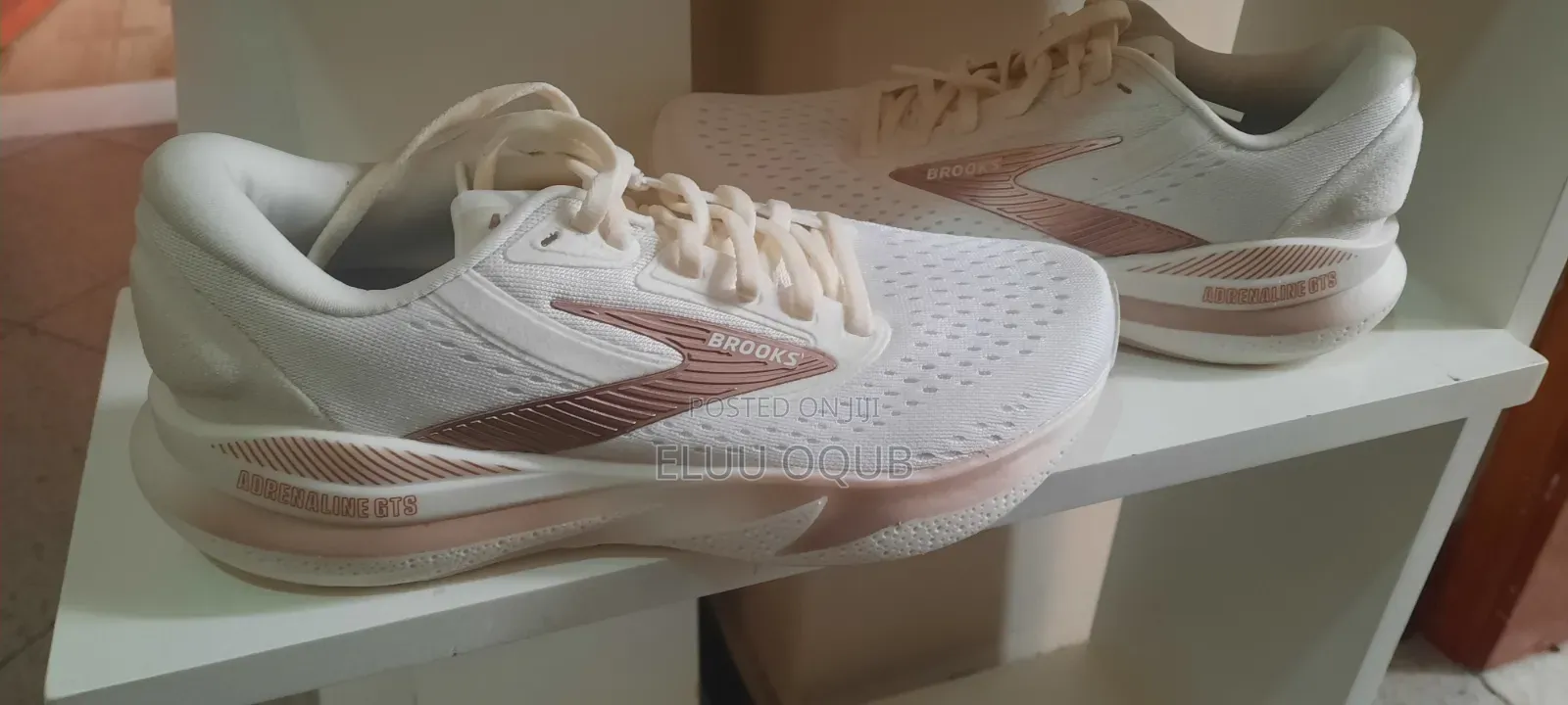Brand Shoe Brooks Very Comfortable