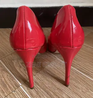 Chase + Chloe Red Patent Leather Pointed-Toe Heels – Size 7/37