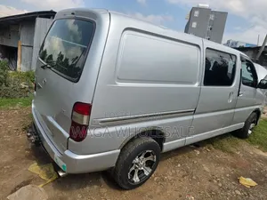 Toyota HiAce 2011 Silver