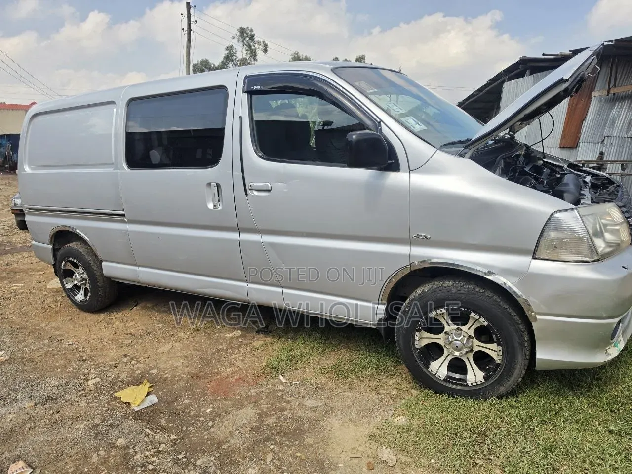 Toyota HiAce 2011 Silver