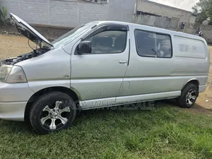 Toyota HiAce 2011 Silver