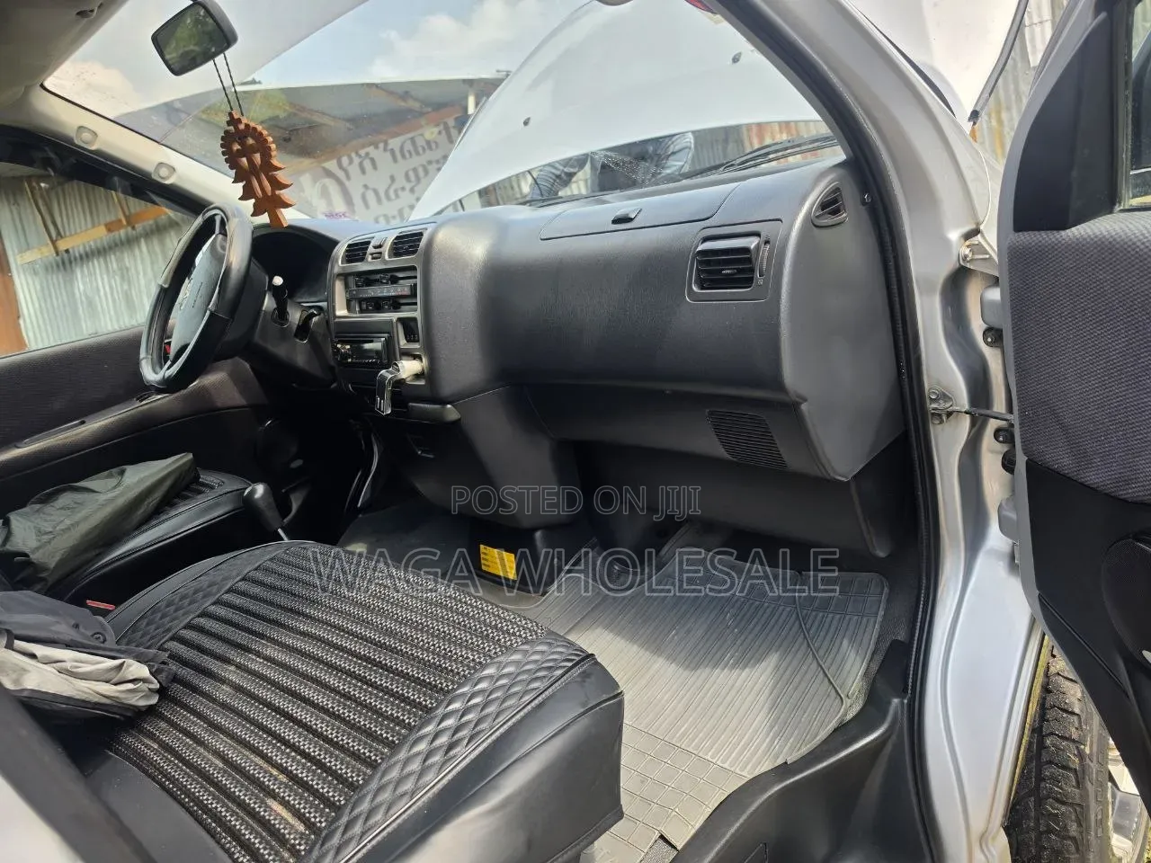 Toyota HiAce 2011 Silver