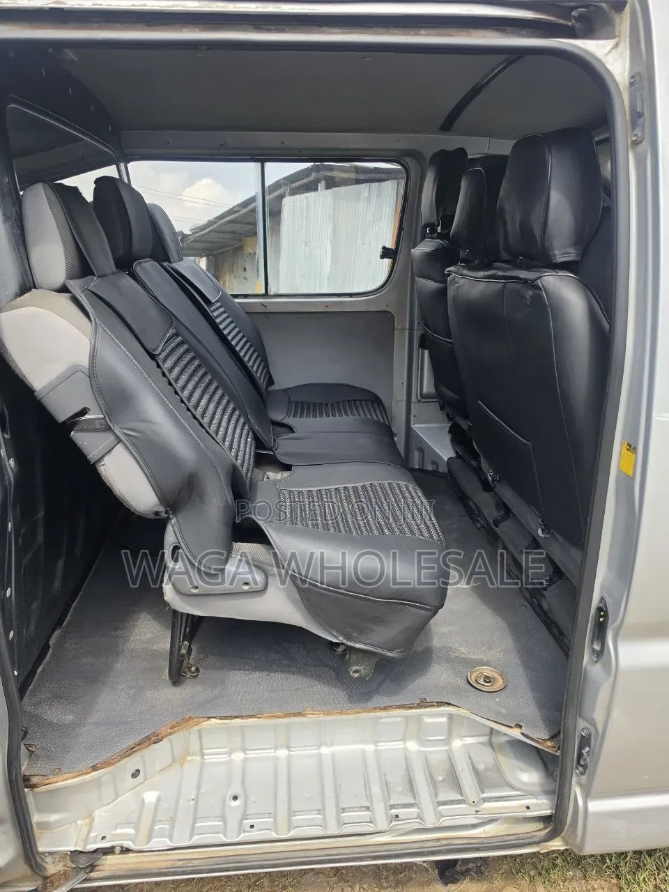 Toyota HiAce 2011 Silver