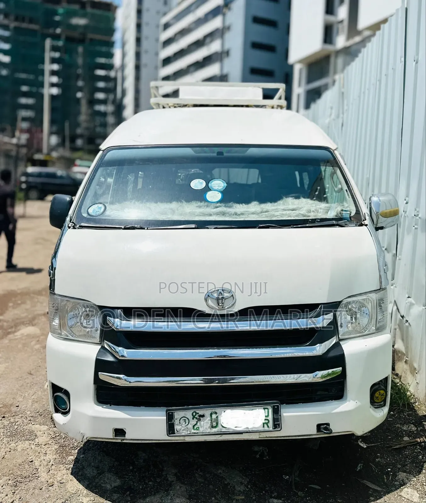 Toyota HiAce 2010 White