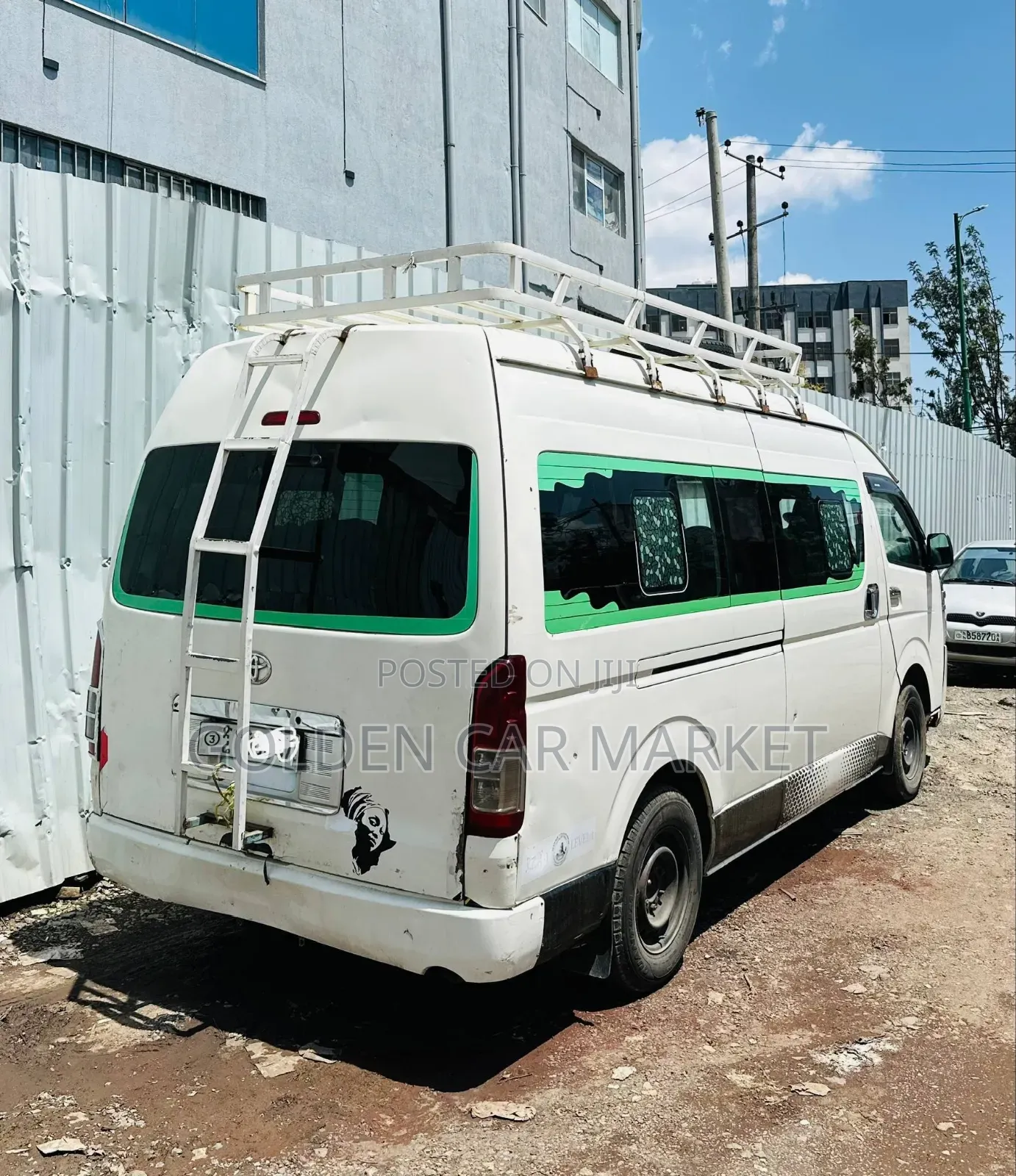 Toyota HiAce 2010 White