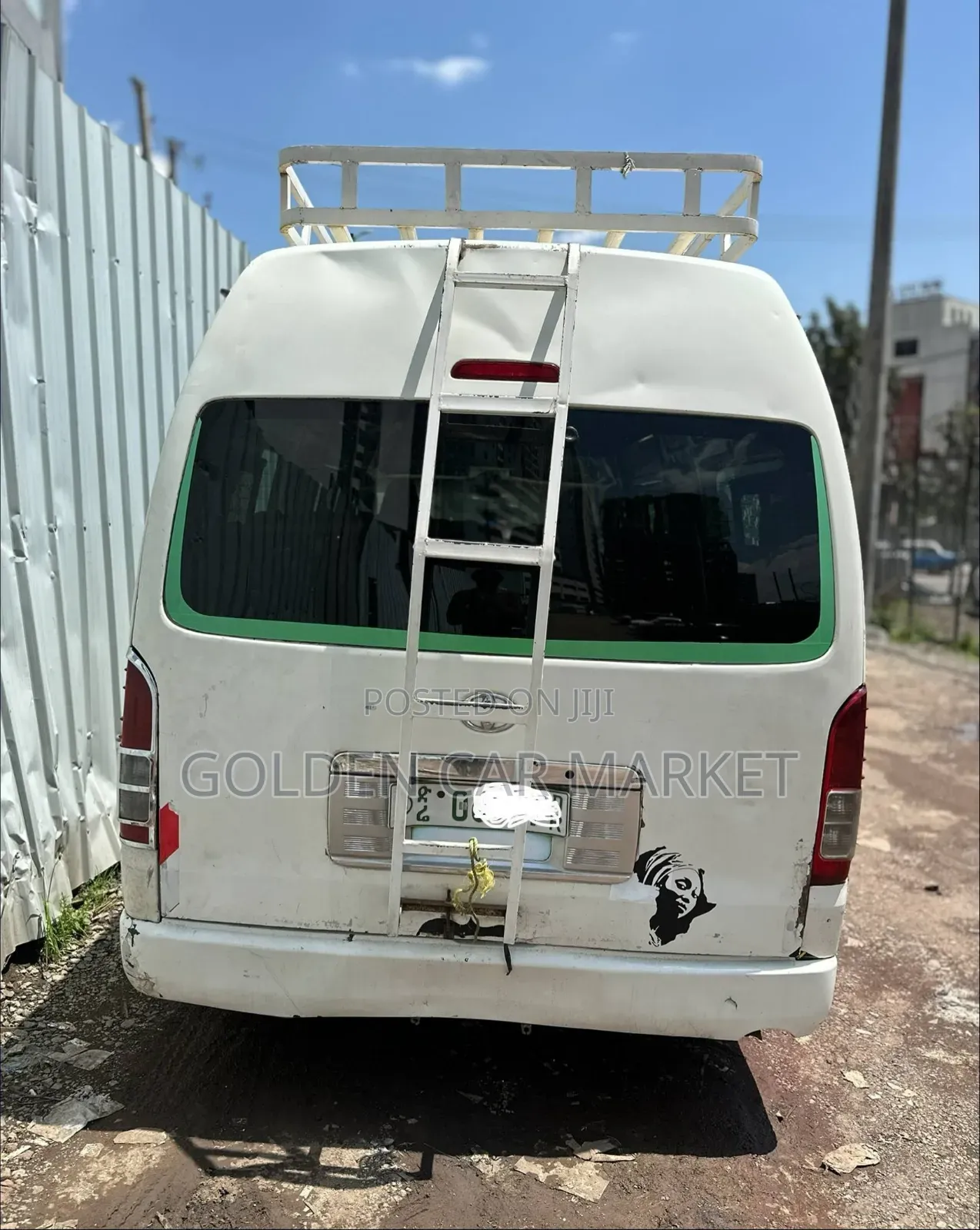 Toyota HiAce 2010 White