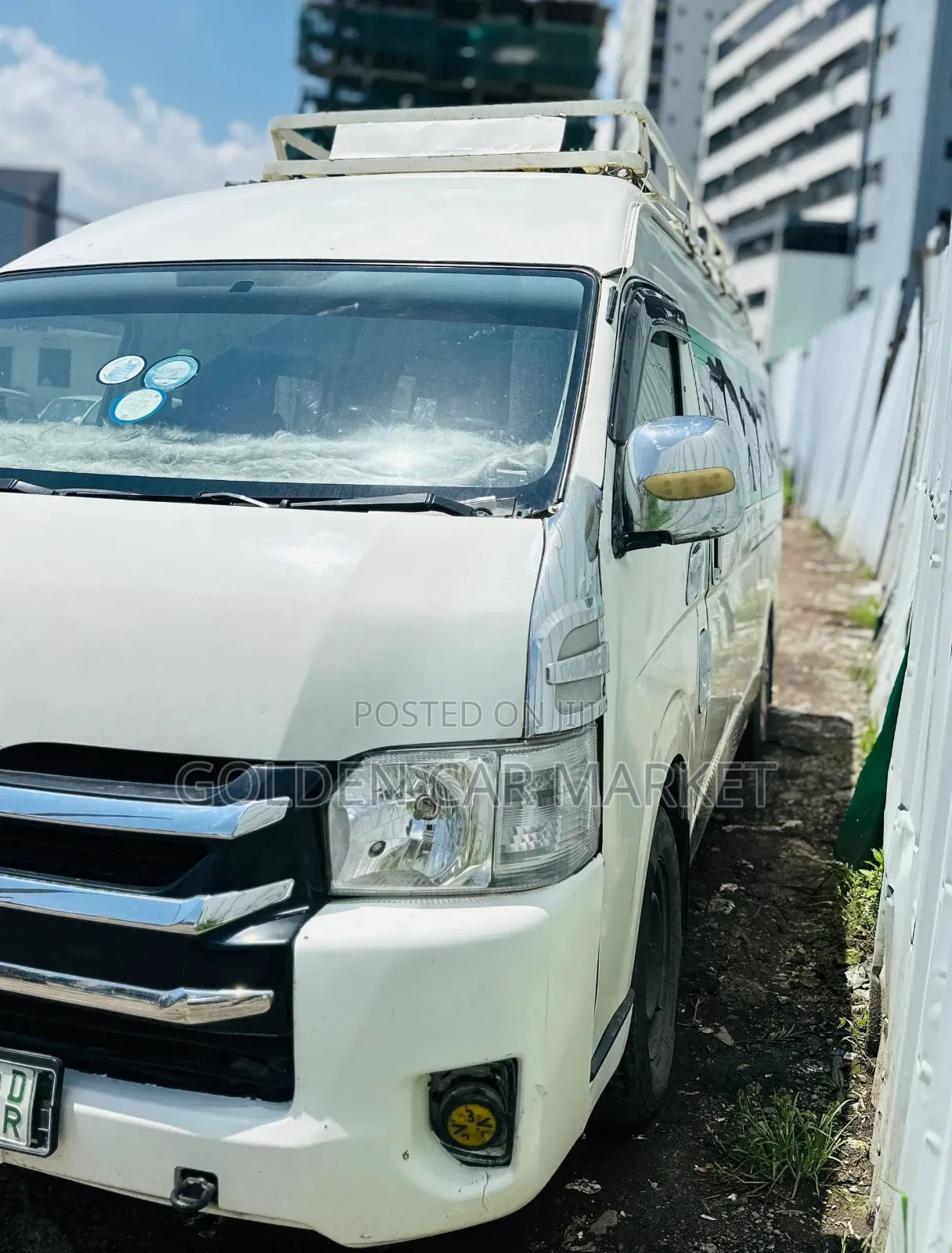 Toyota HiAce 2010 White