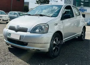 Toyota Vitz 1999 Silver