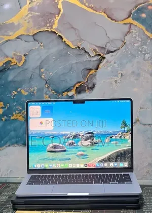 New Laptop Apple MacBook 16GB Apple M4 SSD 256GB