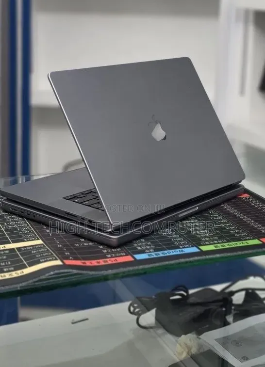 New Laptop Apple MacBook Pro 2021 M1 Max 32GB Apple M1 Pro SSD 1T