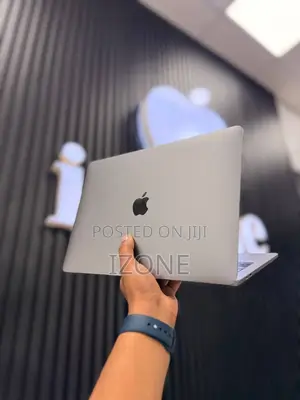 Laptop Apple MacBook Pro 2017 16GB Intel Core i5 SSD 512GB