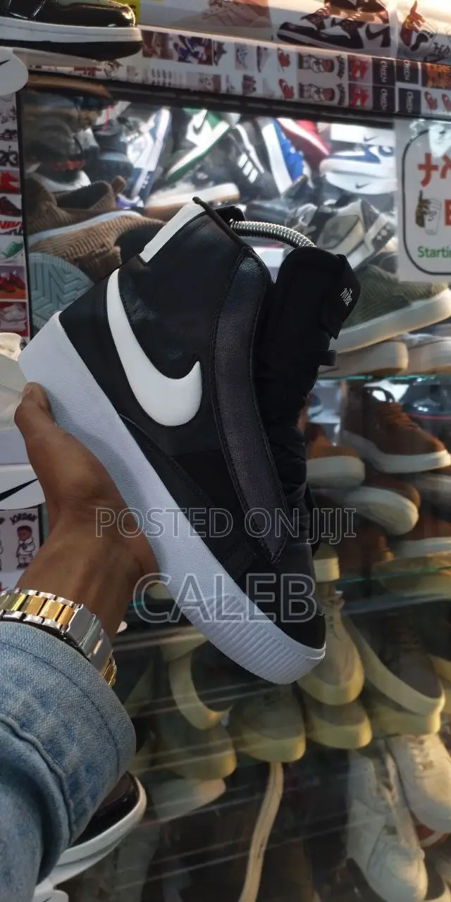 Nike Blither