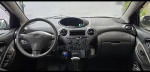 Toyota Vitz 2001 Silver