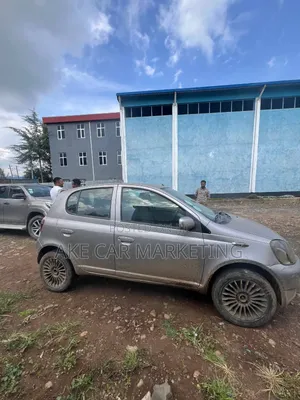 Toyota Vitz 2001 Silver