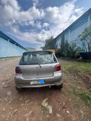 Toyota Vitz 2001 Silver