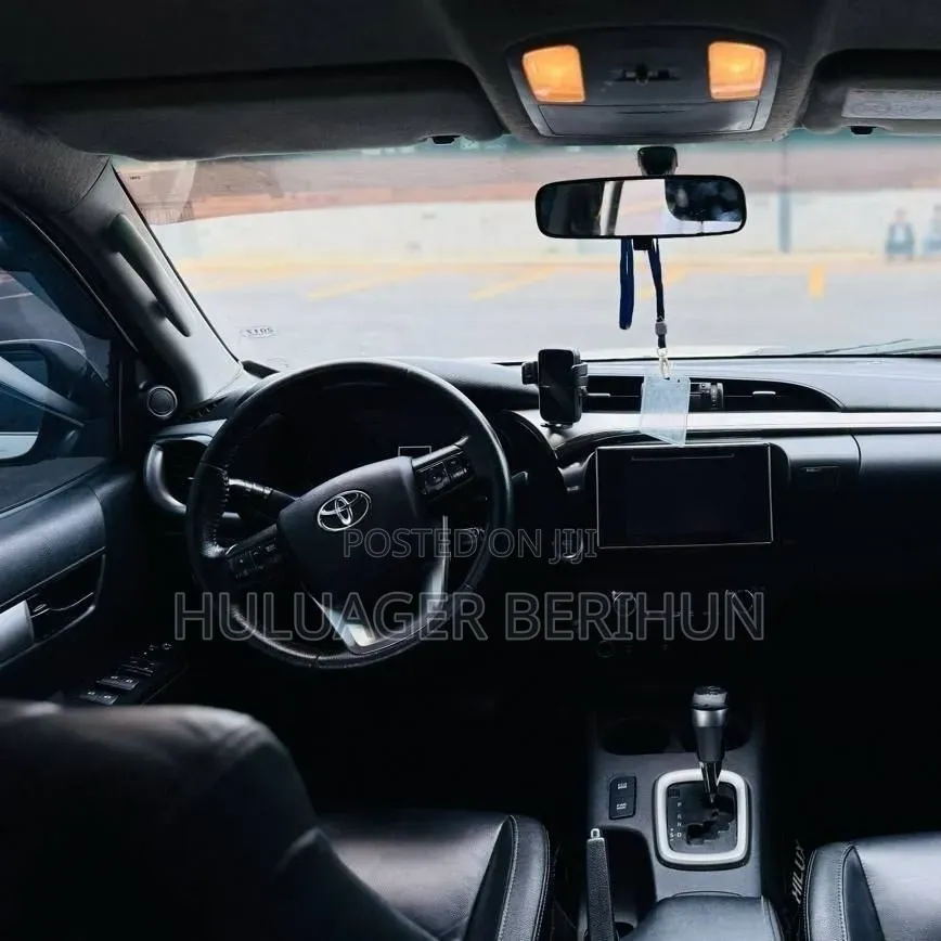 New Toyota Hilux 2019 White
