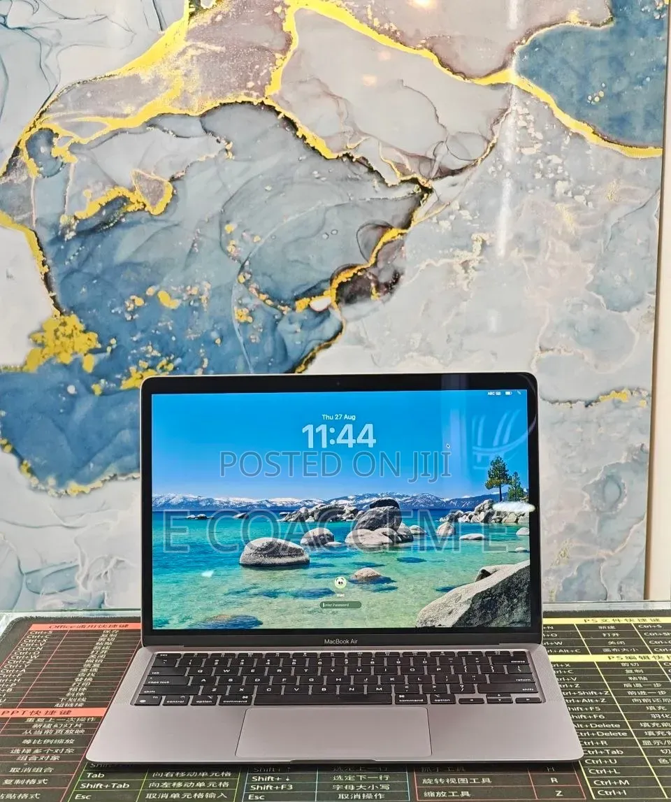 New Laptop Apple MacBook 16GB Apple M1 SSD 1T