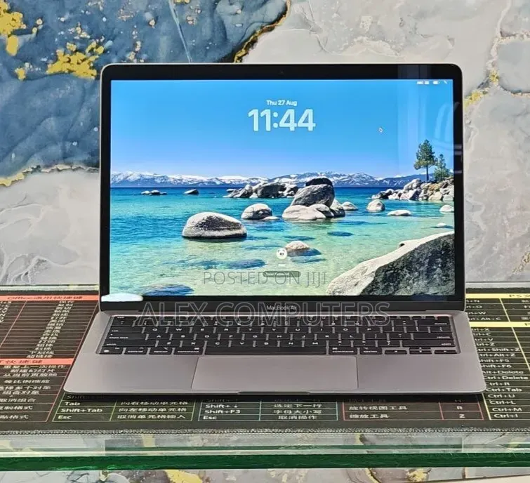 New Laptop Apple MacBook Air 2020 M1 16GB Apple M1 SSD 1T