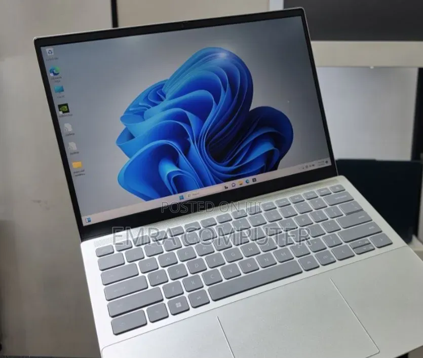 New Laptop Dell 16GB Intel Core i7 SSD 512GB