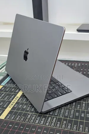 New Laptop Apple MacBook Pro 2021 M1 Max 32GB Apple M1 Max SSD 1T