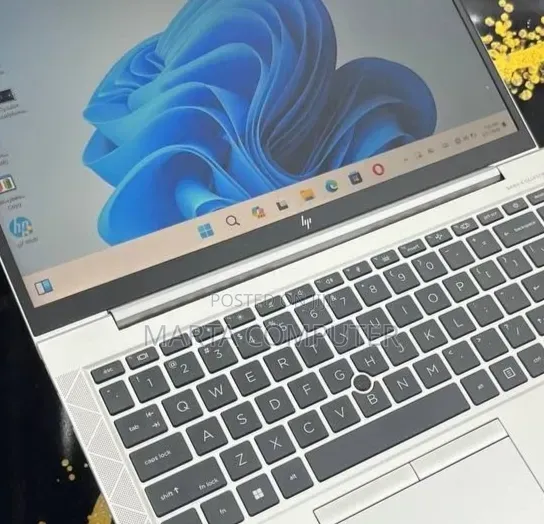 New Laptop HP EliteBook 840 G8 16GB Intel Core i5 SSD 512GB