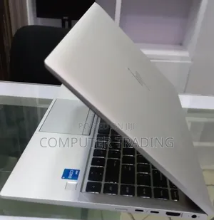 New Laptop HP EliteBook 840 G8 16GB Intel Core i5 SSD 512GB
