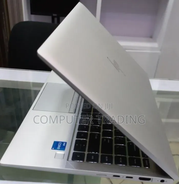 New Laptop HP EliteBook 840 G8 16GB Intel Core i5 SSD 512GB