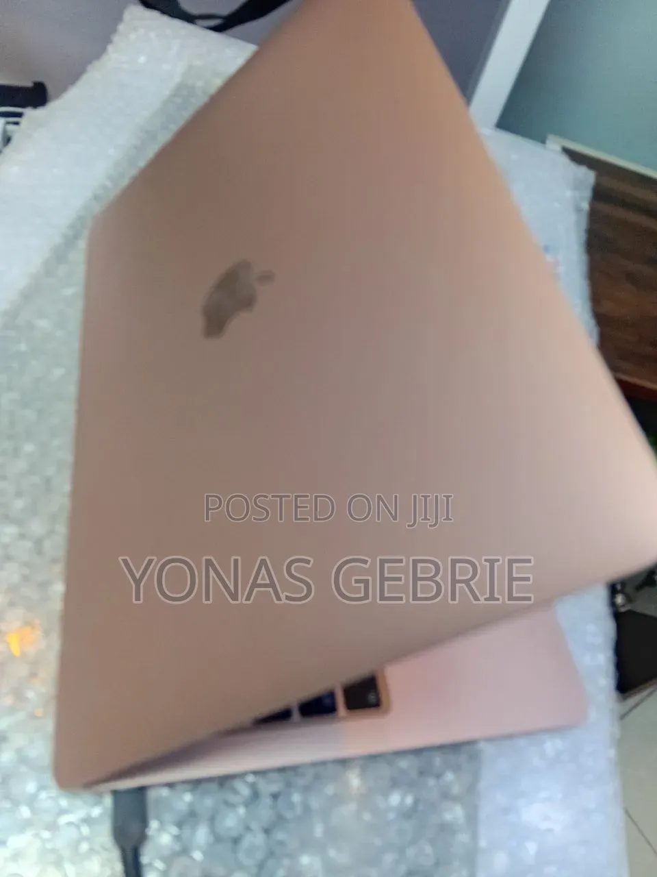 New Laptop Apple MacBook 8GB Intel Core i3 SSD 256GB