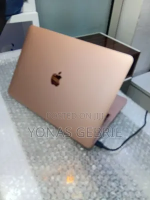 New Laptop Apple MacBook 8GB Intel Core i3 SSD 256GB