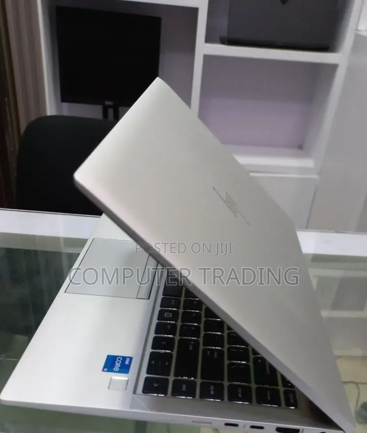 New Laptop HP EliteBook 840 G8 16GB Intel Core i5 SSD 512GB