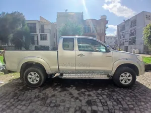 Toyota Hilux 2012