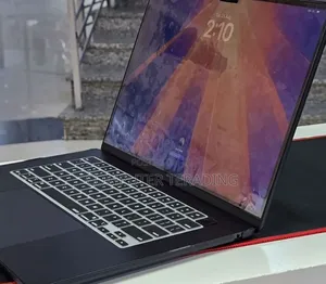 New Laptop Apple 16GB Apple M5 SSD 512GB