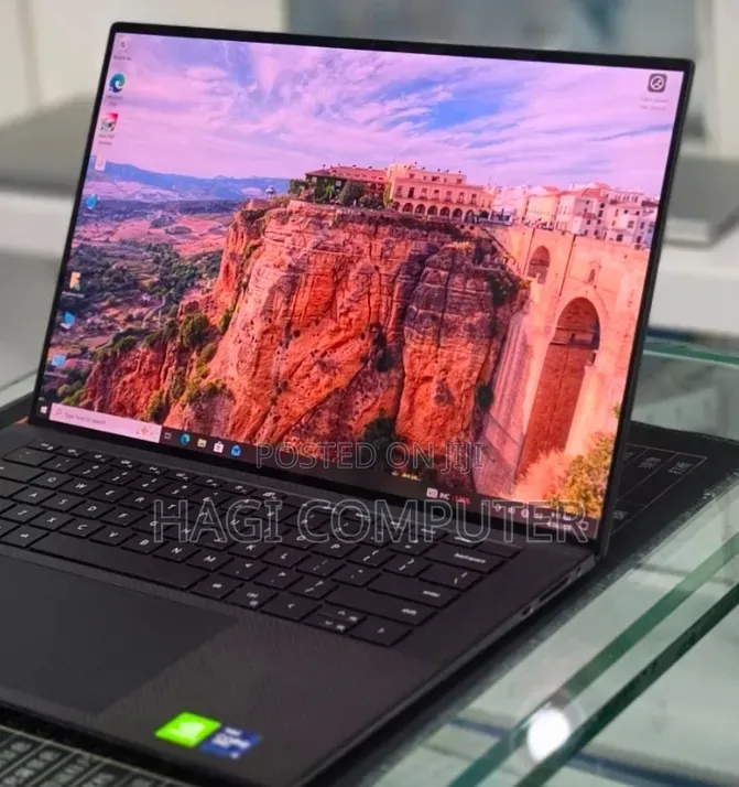 New Laptop Dell Precision 5560 16GB Intel Core i9 SSD 512GB