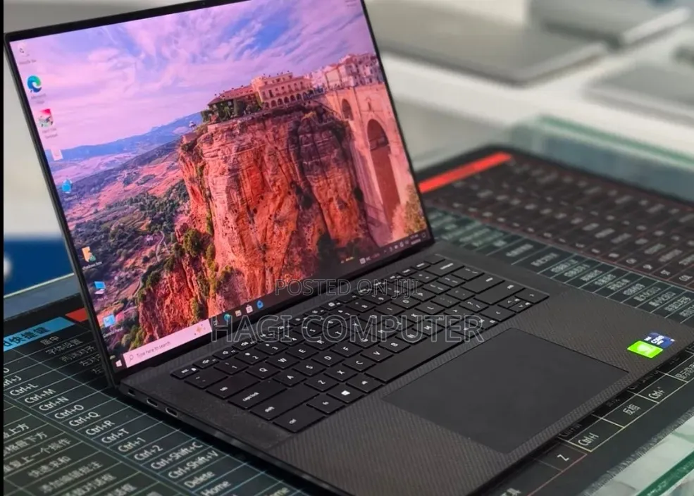 New Laptop Dell Precision 5560 16GB Intel Core i9 SSD 512GB