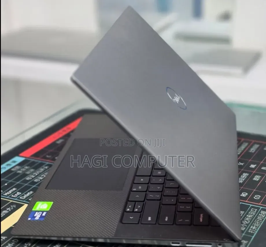 New Laptop Dell Precision 5560 16GB Intel Core i9 SSD 512GB