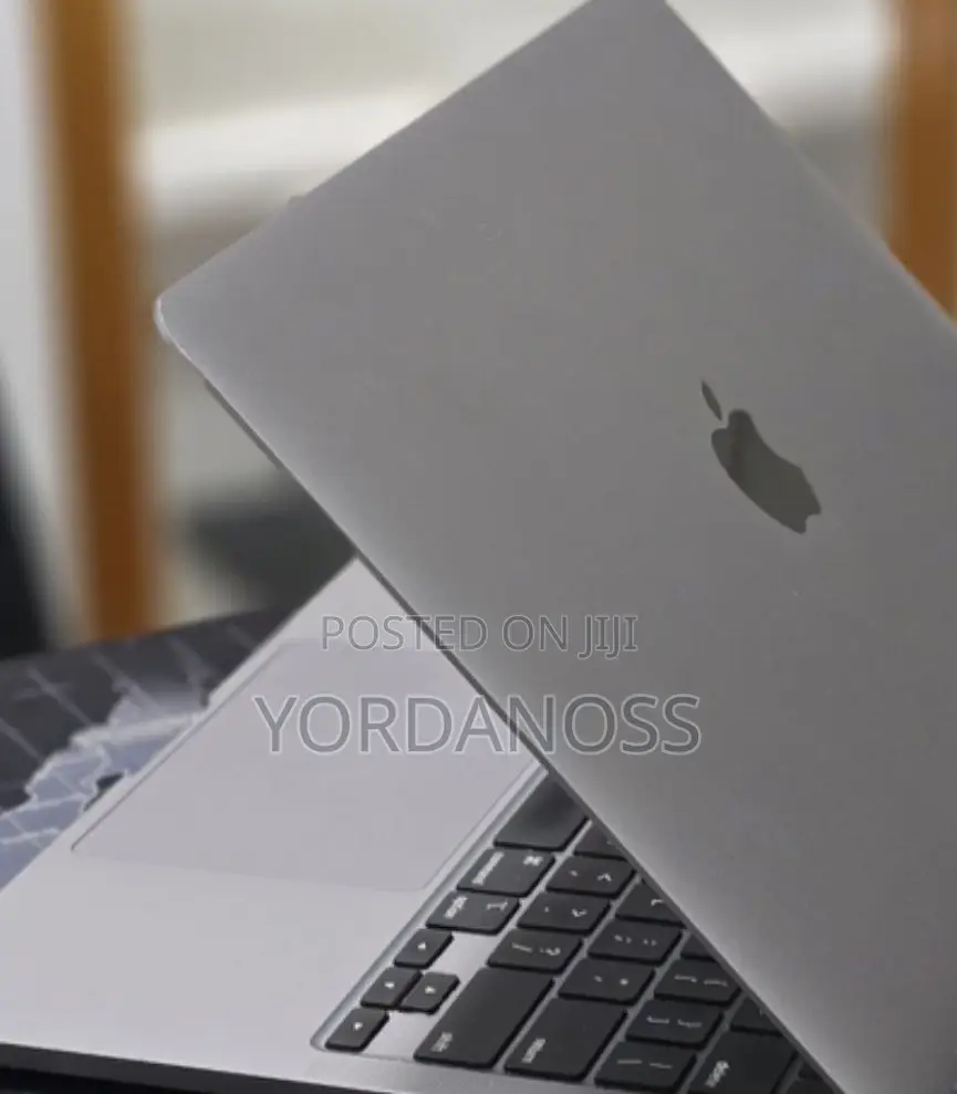 New Laptop Apple MacBook Pro 2020 M1 16GB Apple M1 Pro SSD 512GB