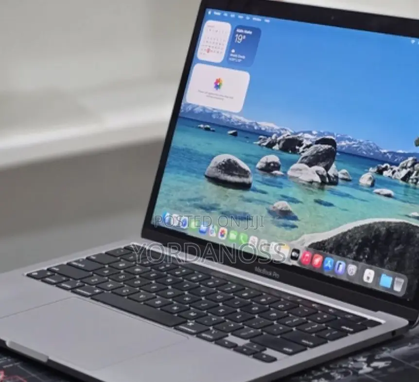 New Laptop Apple MacBook Pro 2022 M2 16GB Apple M2 SSD 512GB