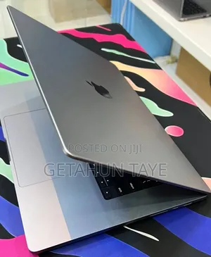 New Laptop Apple MacBook Pro 2020 M1 8GB Apple M1 Pro SSD 256GB