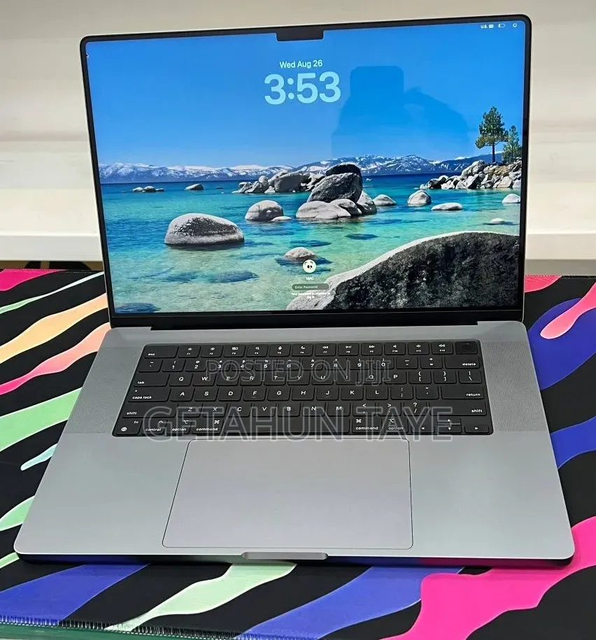 New Laptop Apple MacBook Pro 2020 M1 8GB Apple M1 Pro SSD 256GB