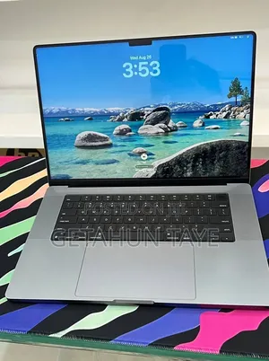 New Laptop Apple MacBook Pro 2020 M1 8GB Apple M1 Pro SSD 256GB