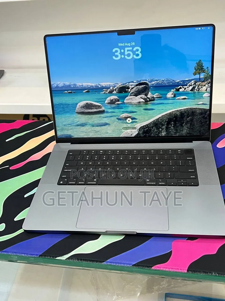 New Laptop Apple MacBook Pro 2020 M1 8GB Apple M1 Pro SSD 256GB