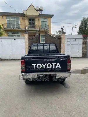 Toyota Hilux 2014 Black