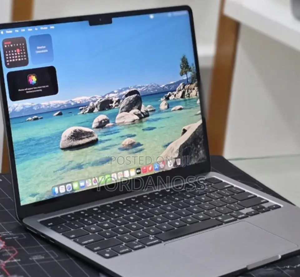 New Laptop Apple MacBook Pro 2020 M1 16GB Apple M1 SSD 512GB